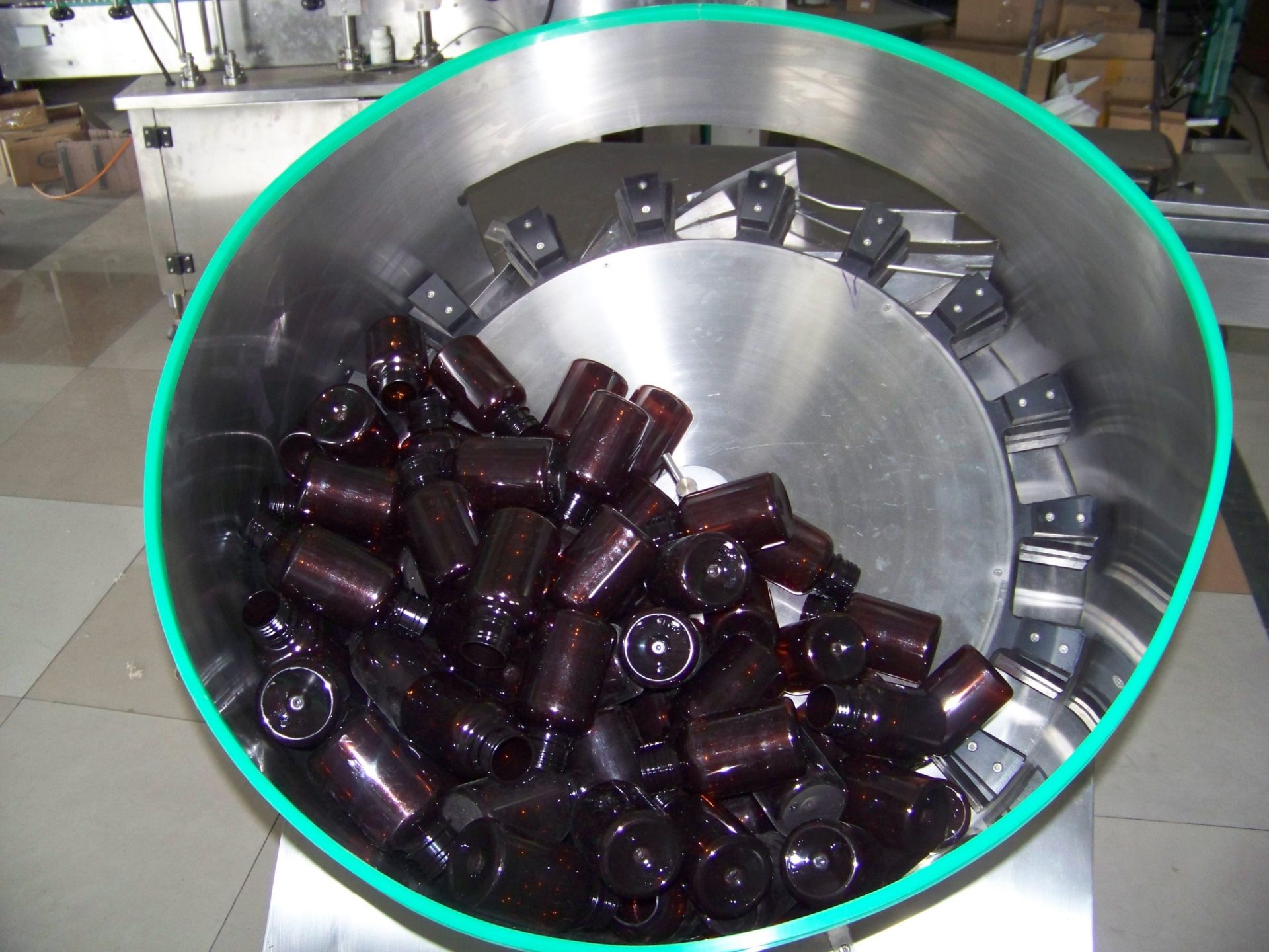 Máy cấp chai tự động - Máy công nghiệp Quang Minh