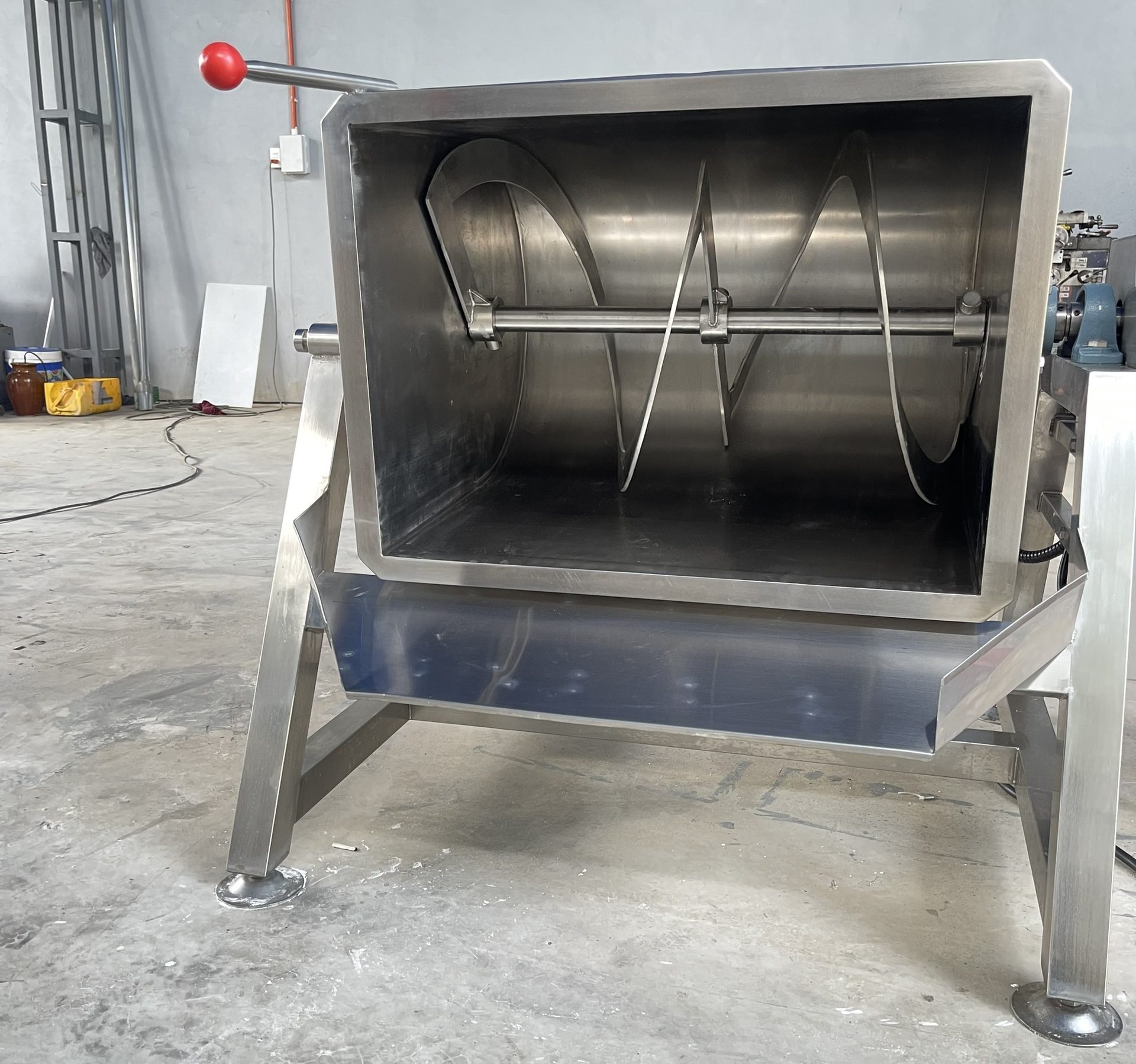 Hình ảnh máy trộn thực phẩm nằm ngang được sản xuất tại việt nam