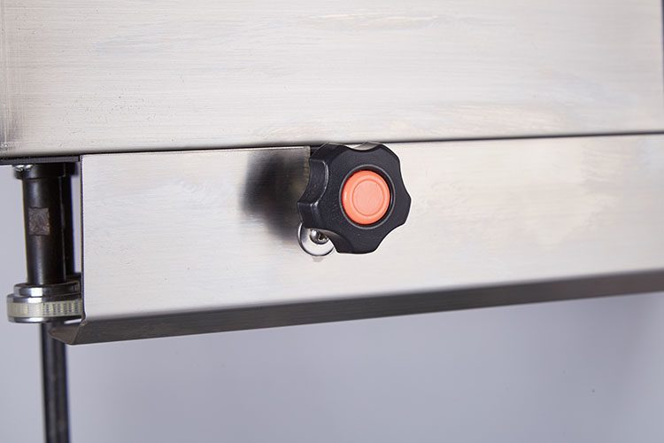 Núm điều chỉnh